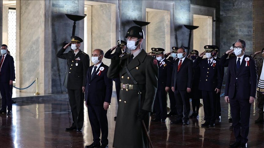 Emniyet Genel Müdürü Mehmet Aktaş ve beraberindekiler Anıtkabir’i ziyaret etti