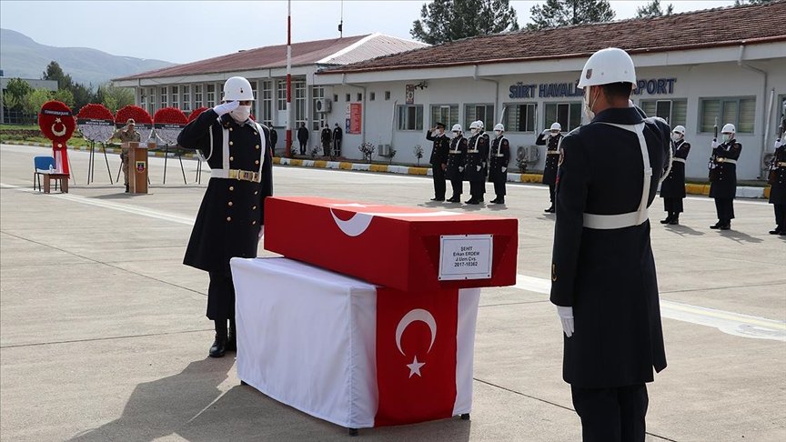Siirt’te terör örgütü PKK’ya yönelik operasyonda şehit olan asker için tören