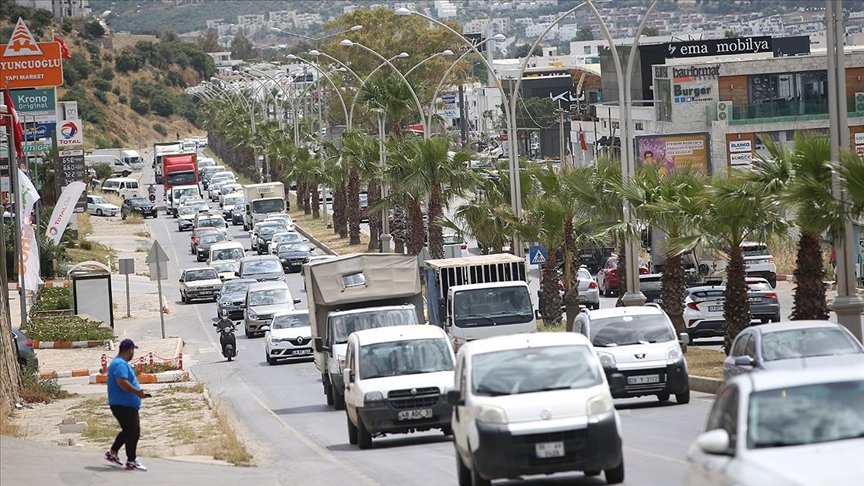 Turizm merkezi Bodrum’da ‘tam kapanma’ öncesi yoğunluk