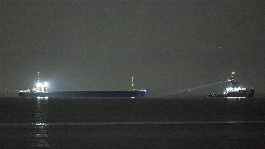 Yük gemisi İstanbul Boğazı’nda makine arızası yaptı