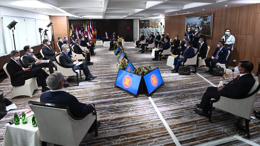 Endonezya’da Myanmar krizini görüşmek üzere ASEAN liderleri toplantısı başladı