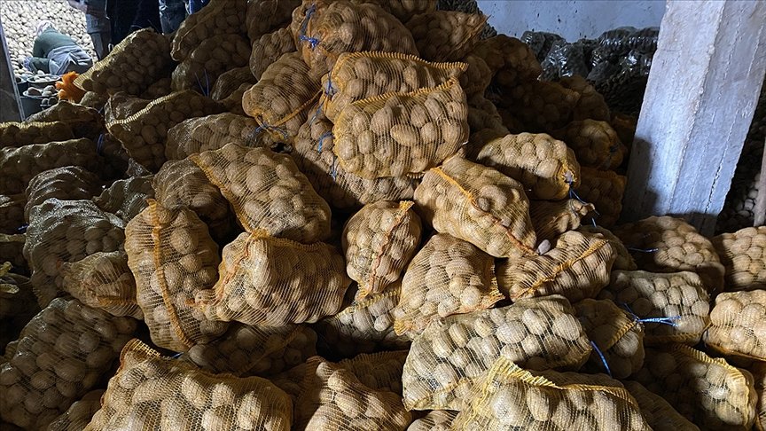 Patates alımı yapılan Niğdeli çiftçiler, Cumhurbaşkanı Erdoğan’a teşekkür etti