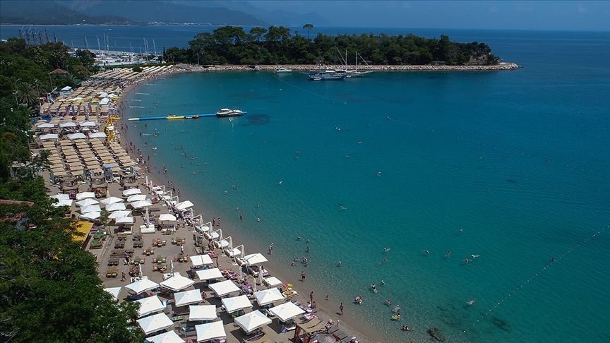 Turizmciler ‘tam kapanmanın’ yaz aylarında turizme ivme kazandıracağına inanıyor