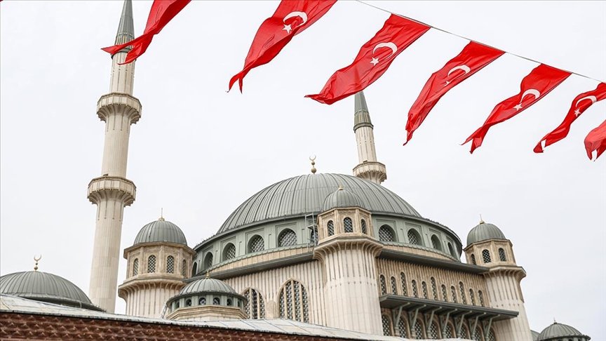 Taksim Meydanı’na yapılan cami ramazanın son cuması ibadete açılıyor