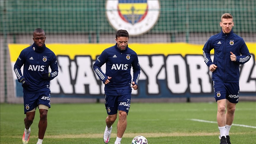 Fenerbahçe, Süper Lig’in 35. haftasında yarın Medipol Başakşehir’e konuk olacak