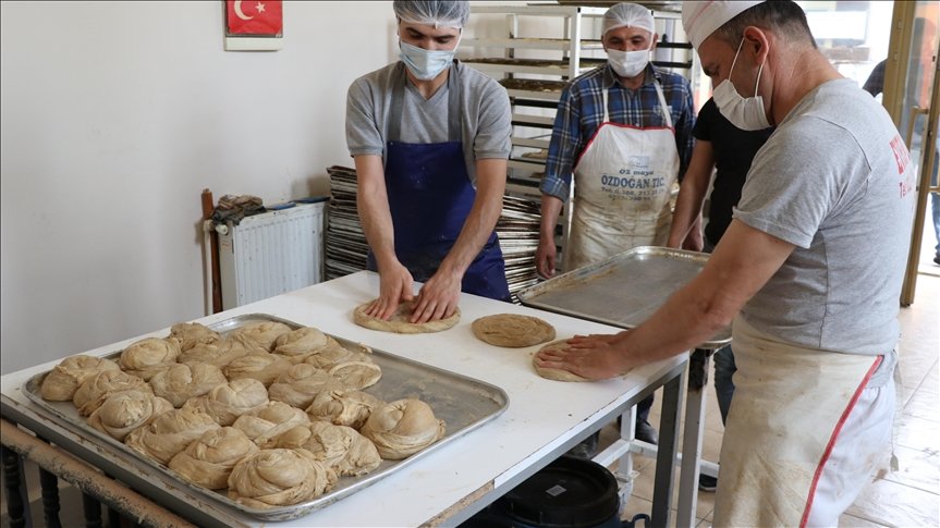 İftar ve sahur sofralarının vazgeçilmezi: Niğde tahinlisi