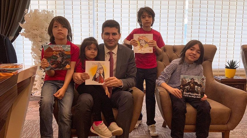 Ülkü Ocaklarından çocuklar için 23 Nisan’a özel kitap seti