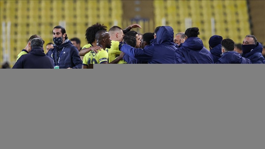 Fenerbahçe, Galatasaray ve Beşiktaş’ın yenildiği haftada önemli avantaj elde etti