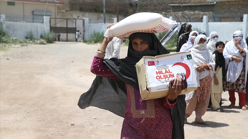 Pakistan’daki Türk kurumları ile sivil toplum örgütleri ramazanda ihtiyaç sahiplerinin yüzlerini güldürecek