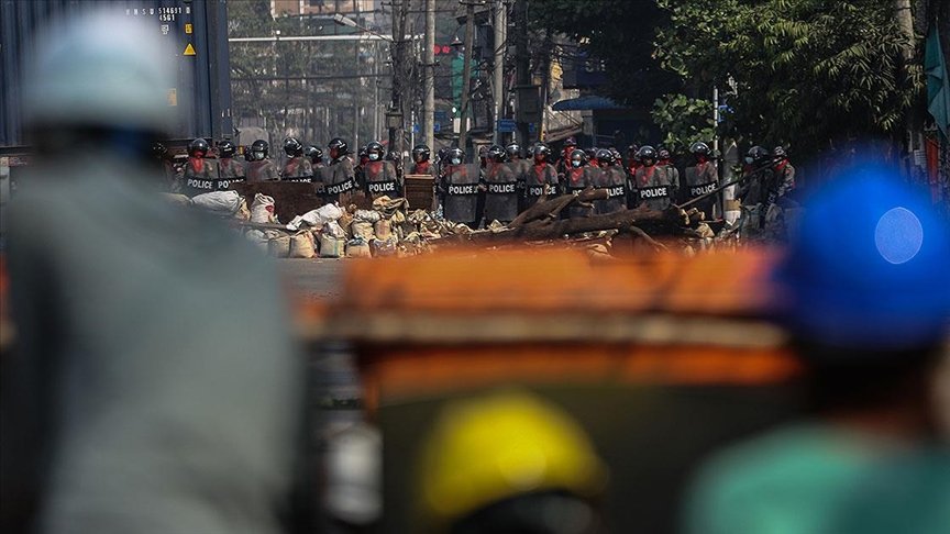 Myanmar’da güvenlik güçlerinin silahlı müdahalesi sonucu ölen sivillerin sayısı 706’ya çıktı