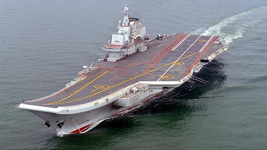 Çin’e ait uçak gemisi Liaoning, Japonya’nın güneyindeki adaların arasından geçti