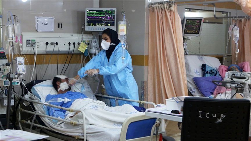 İran’da son 24 saatte 374 kişi Kovid-19’dan hayatını kaybetti