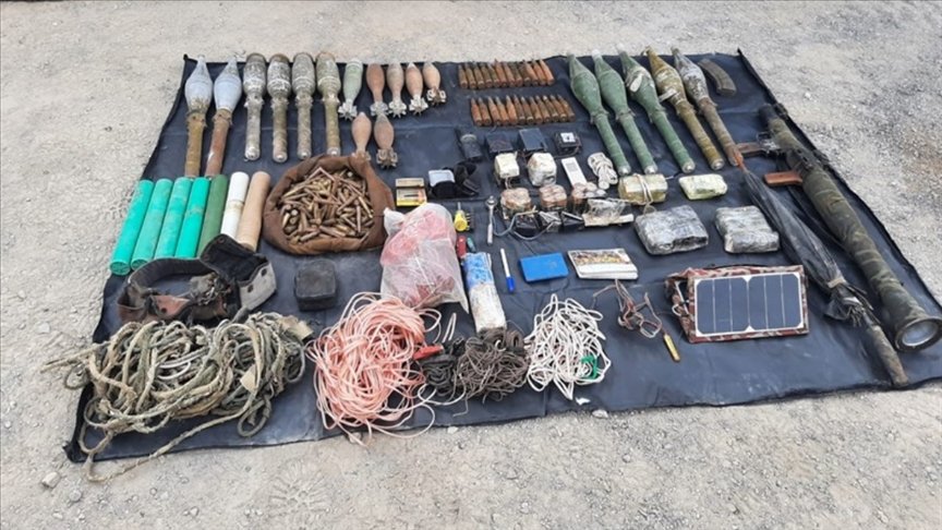 Hakkari’de terör örgütü PKK’ya ait mühimmat ve patlayıcılar ele geçirildi