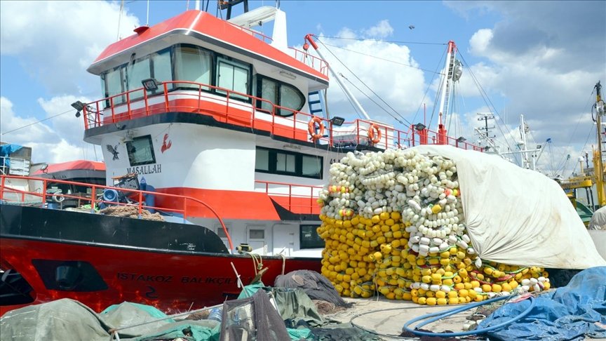 Kocaeli’de balıkçılar ‘deniz salyası’ nedeniyle sezonu kapattı