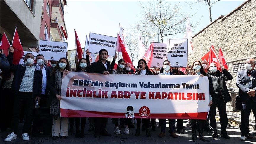 ABD Konsolosluğu önünde Biden’ın 1915 olaylarını “soykırım” olarak nitelemesine tepki
