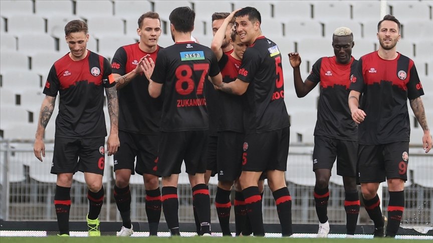 Karagümrük’te 6 futbolcunun daha Kovid-19 testi pozitif çıktı