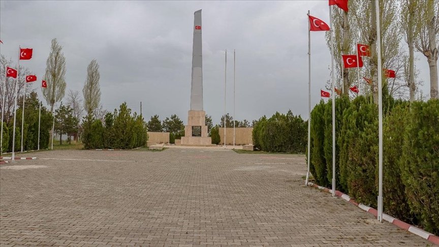 Van’daki Zeve Şehitliği, Ermeni çetelerinin gerçekleştirdiği katliamın en büyük kanıtı