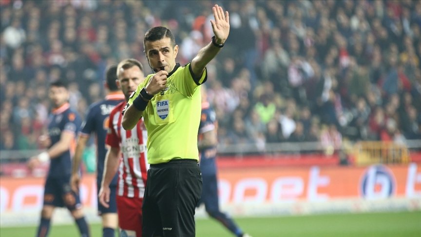 Galatasaray-Trabzonspor maçında Mete Kalkavan düdük çalacak