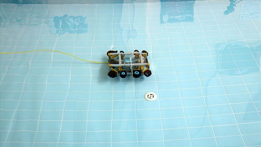 Manisa’da lise öğrencileri TEKNOFEST 2021 için insansız su altı robotu geliştirdi