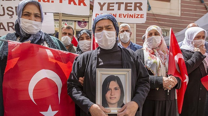 Diyarbakır annelerinin oturma eylemine katılan anne Altürk: Tıp öğrencisiydi, 4’üncü senesiydi. Kızımı istiyorum