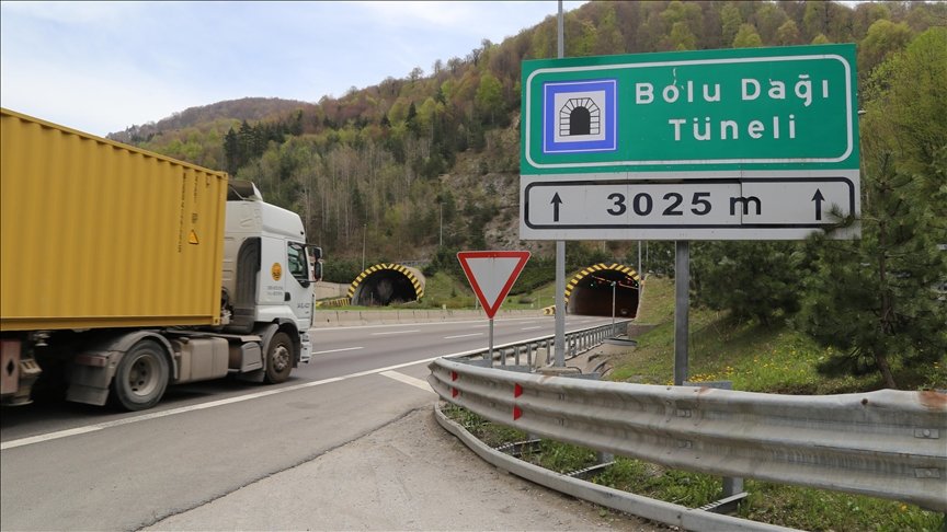 Bolu Dağı Tüneli’nden “tam kapanma” öncesi 2 günde 100 binden fazla araç geçti