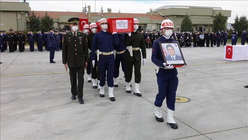 Konya’da Türk Yıldızları uçağının düşmesi sonucu şehit olan pilotun naaşı Trabzon’a uğurlandı