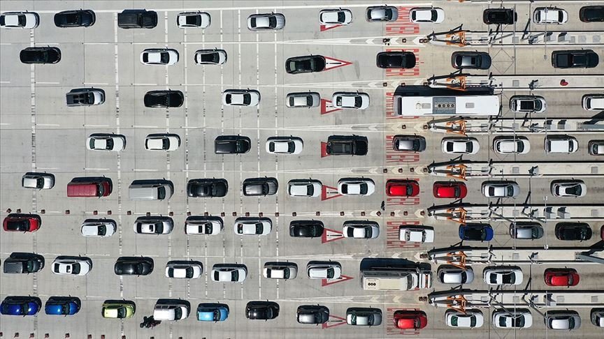 Trafiğe 3 ayda 323 bin 635 aracın kaydı yapıldı