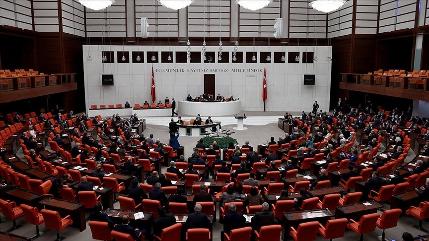 Meclis ekonomiye ilişkin düzenlemeler içeren kanun teklifi için mesai yapacak