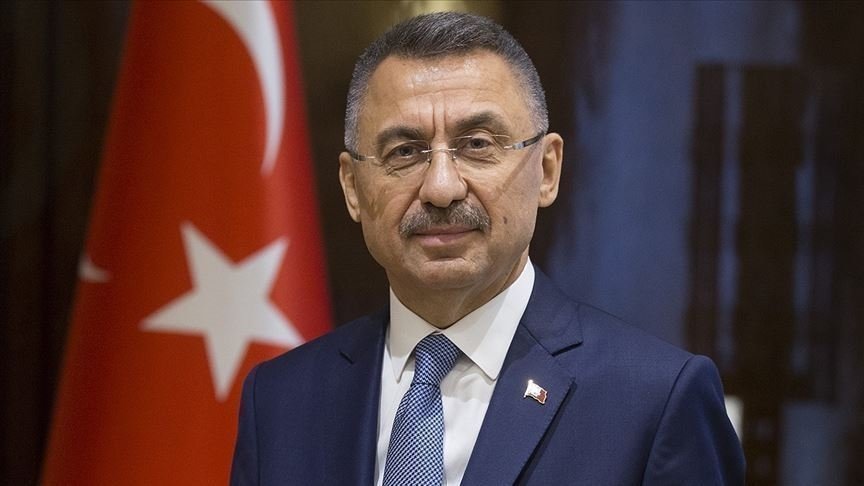 Cumhurbaşkanı Yardımcısı Oktay, milli halterci Muhammed Furkan Özbek’i tebrik etti