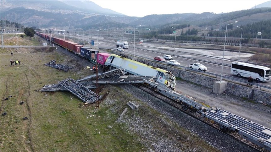 Adana’daki tren kazasının güvenlik kamerası kayıtları ortaya çıktı
