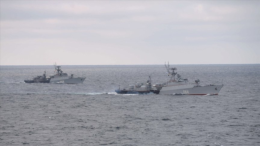 Rusya’nın 15 savaş gemisini Karadeniz’e gönderdiği açıklandı