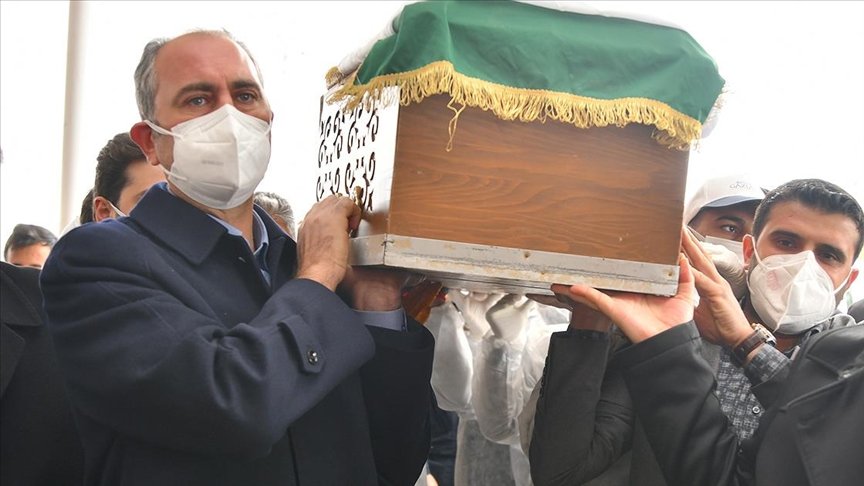 Adalet Bakanı Gül’ün annesi Saliha Gül, Gaziantep’te son yolculuğuna uğurlandı