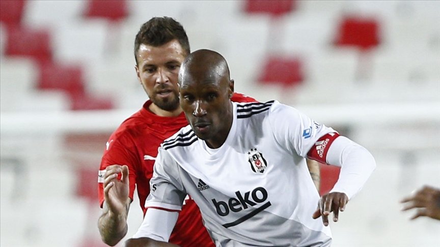 Beşiktaş’ta Atiba Hutchinson, Kayserispor maçının kadrosundan çıkarıldı