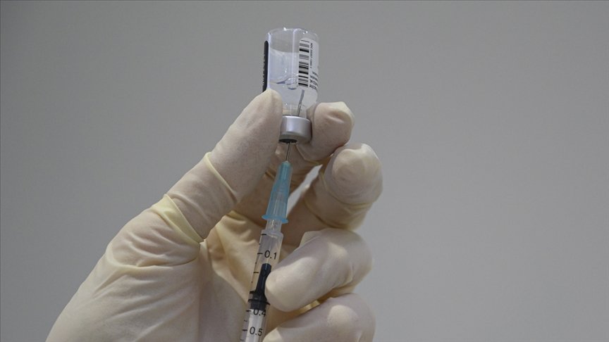 Japon tıbbi malzeme üreticisi Terumo, Pfizer’ın Kovid-19 aşı şişesinden 7 doz çekecek şırınga üretti