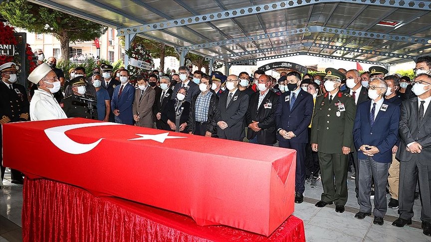 Şehit Teğmen Mehmet Kıvık İzmir’de son yolculuğuna uğurlandı