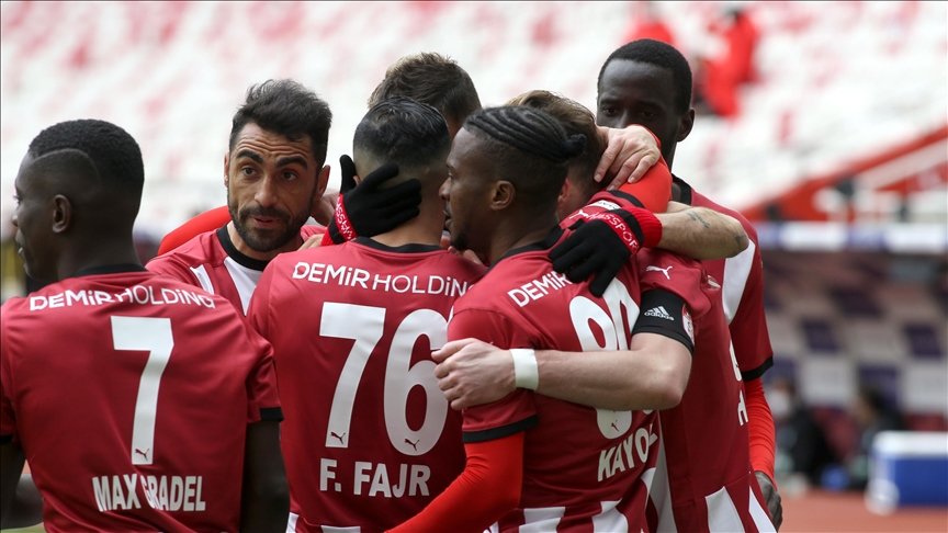 Demir Grup Sivasspor evinde kazandı