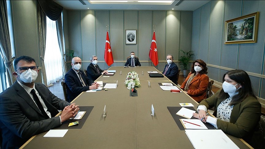 Cumhurbaşkanı Yardımcısı Oktay başkanlığında aşı çalışmalarına ilişkin değerlendirme toplantıları sürüyor