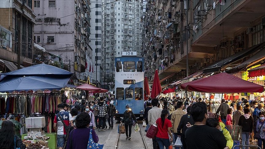 Hong Kong’da hükümete bağlılık yemini sözleşmesini imzalamayan kamu görevlileri işten çıkartılacak