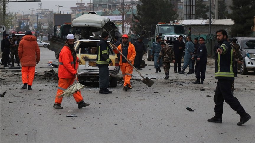 Afganistan’da bomba yüklü araçla saldırı: 25 ölü