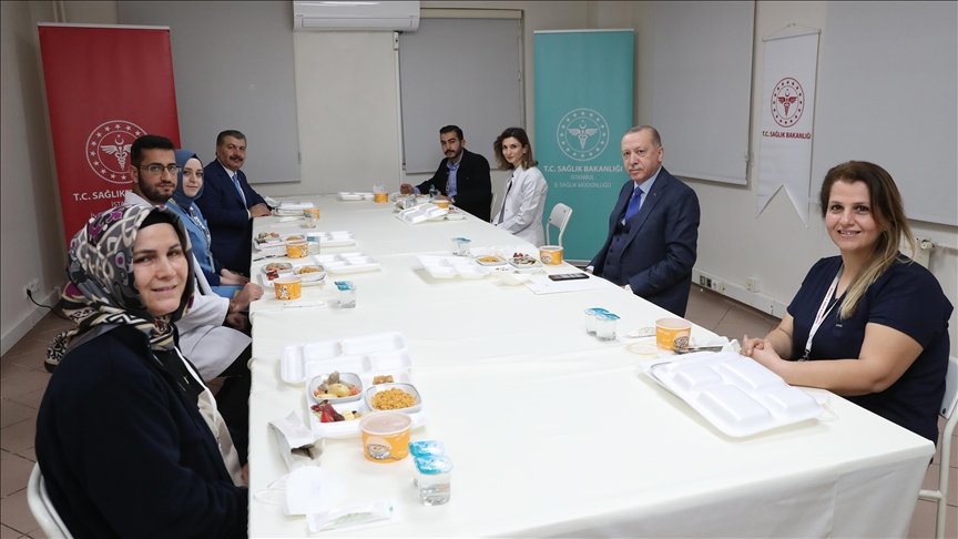 Cumhurbaşkanı Erdoğan: İnanıyorum ki salgında hayatını kaybeden sağlık çalışanları Peygamberimiz’e komşu olacaktır