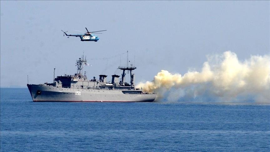 Rus savaş gemileri Karadeniz’de tatbikata devam ediyor