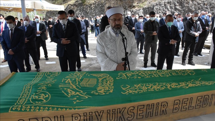 Diyanet İşleri Başkanı Ali Erbaş’ın vefat eden amcası son yolculuğuna uğurlandı