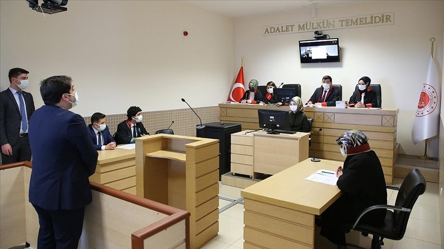 Hakim ve savcı adayları ‘kurgusal duruşma’ yaparak bilgilerini pratiğe dönüştürüyor