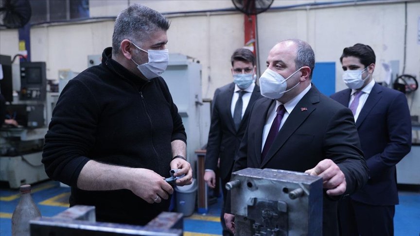 Bakan Varank’tan yüzde 90 yerliliğe ulaşan Türk ev aletleri üreticisine ziyaret