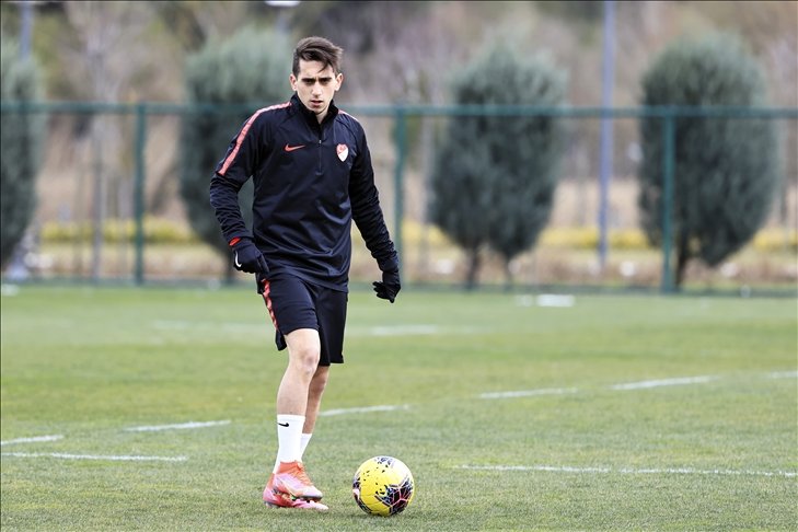 Fenerbahçe’nin genç futbolcusu Ömer Faruk Beyaz, Stuttgart ile anlaştı