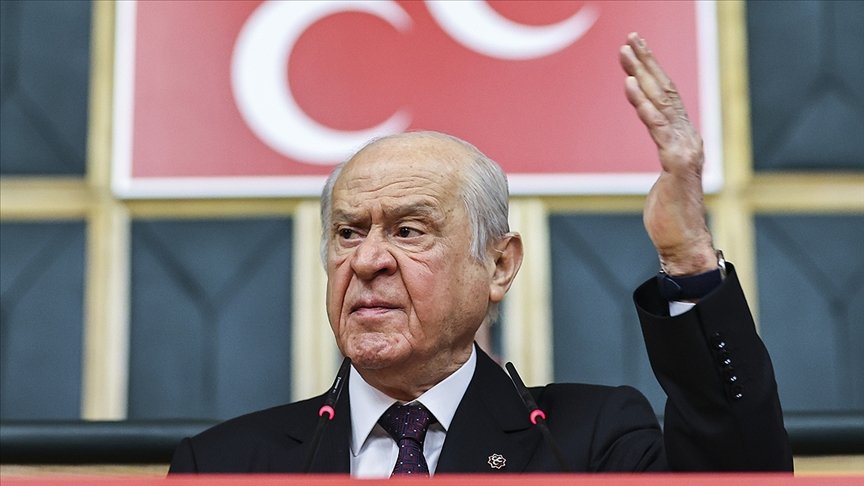 MHP Genel Başkanı Bahçeli:  İbreti alem için 104 emekli amiralin rütbeleri sökülmelidir