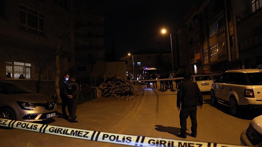 Ankara’da inşaat kazısının temeline zarar verdiği üç katlı bina boşaltıldı