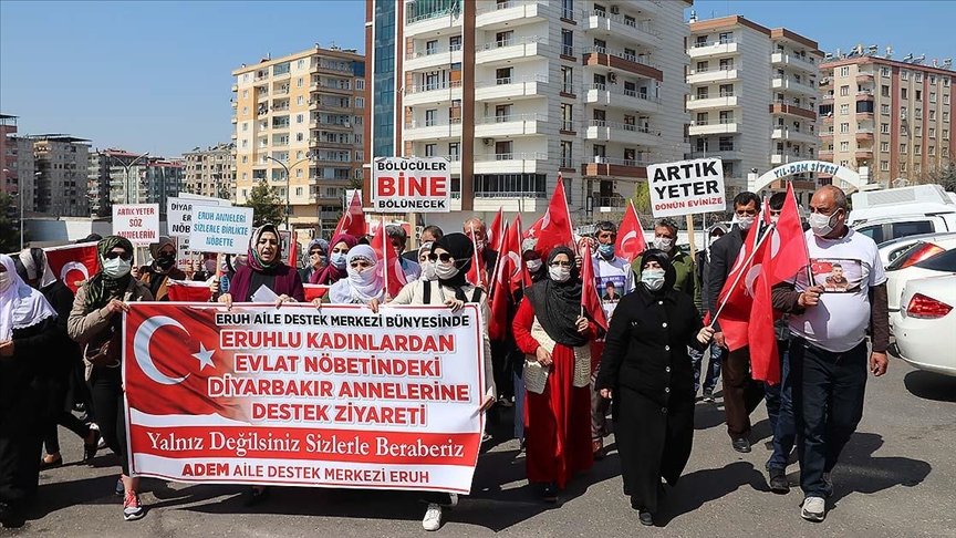Diyarbakır annelerine Siirtli kadınlardan destek ziyareti