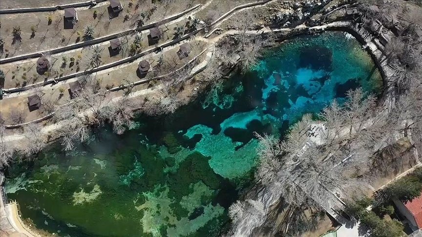 Sivas’ın ‘doğal akvaryumu’ Gökpınar Gölü her mevsim ziyaretçilerini ağırlıyor