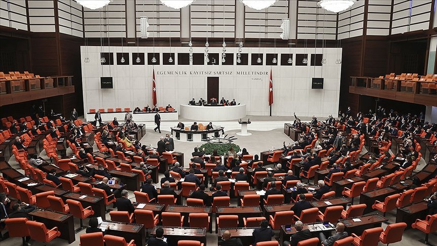 Tarımsal kredi borçlarının yapılandırılması, ücretsiz izin ve sigorta prim desteği düzenlemeleri kanun teklifi yasalaştı